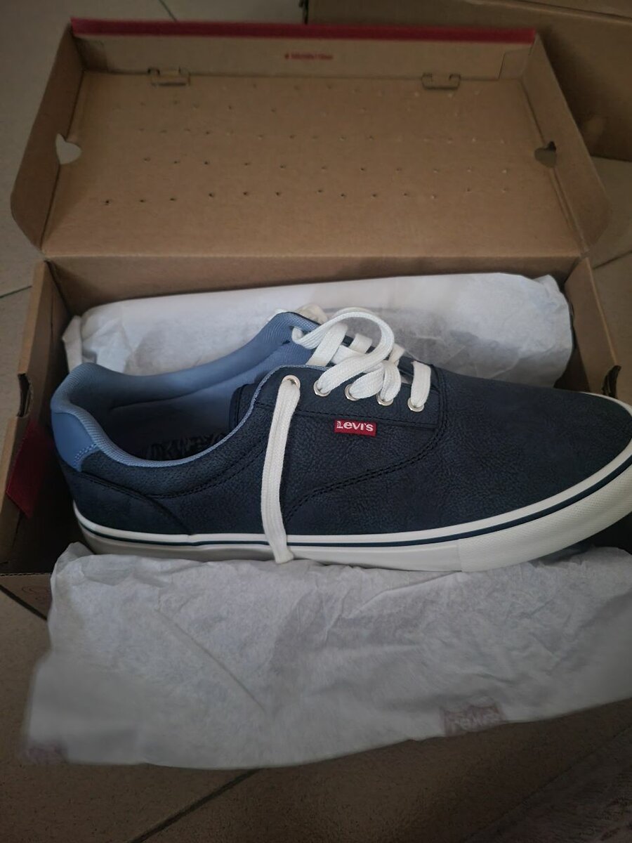LEVIS SHOES