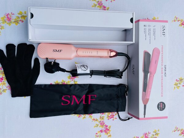 PROFESSIONAL HAIR STRAIGHTENER