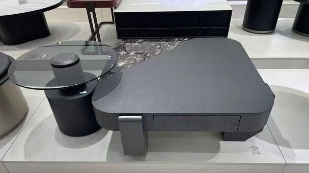 Table basse moderne en bois et verre