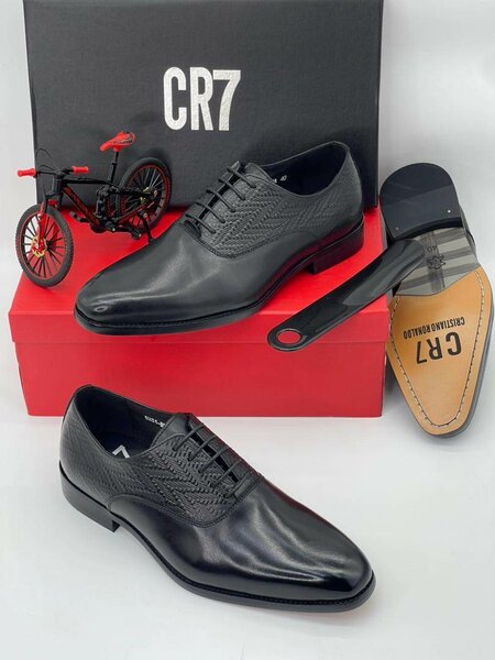 Solid leather formal shoes