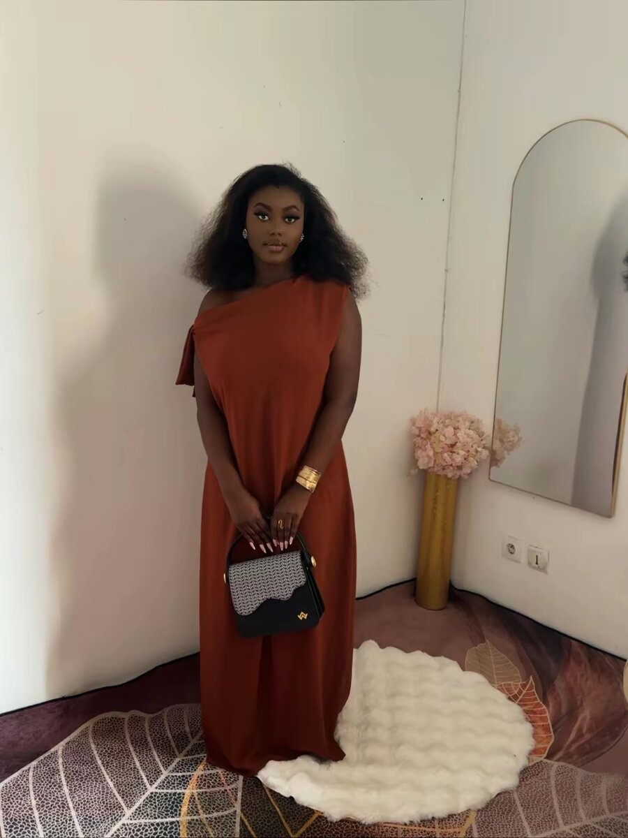 Robe élégante unie