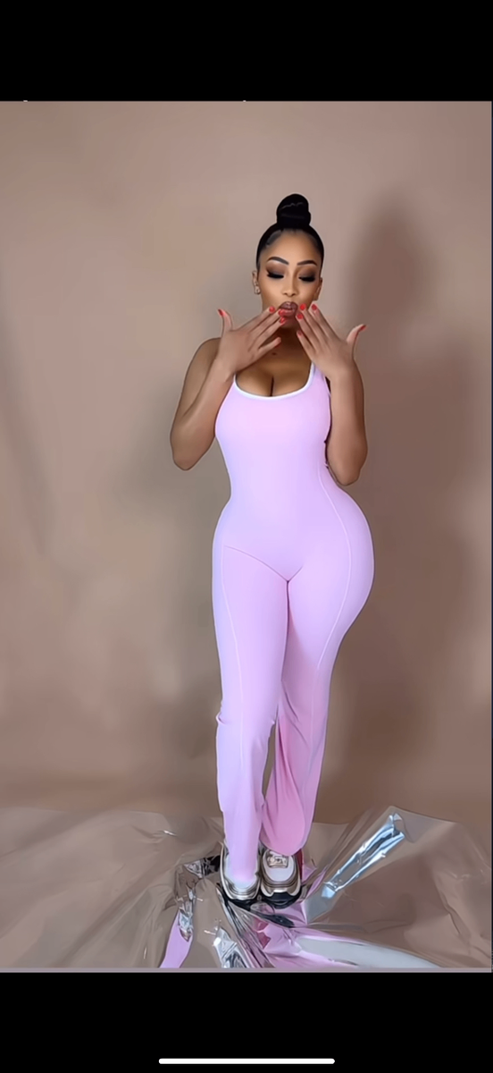 Combinaison rose élégante