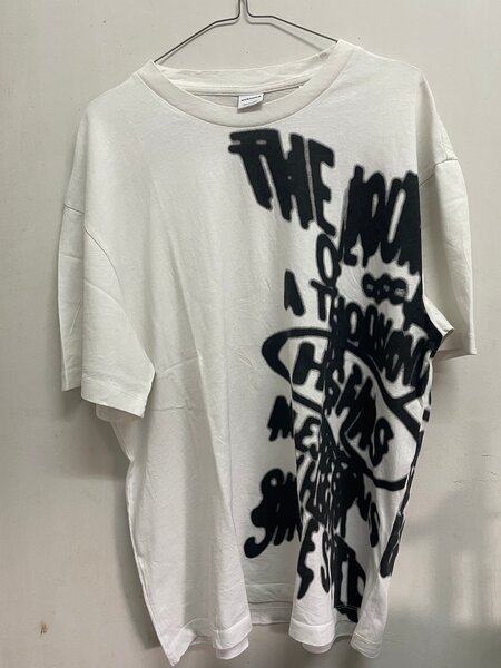 T-shirt graffiti moderne