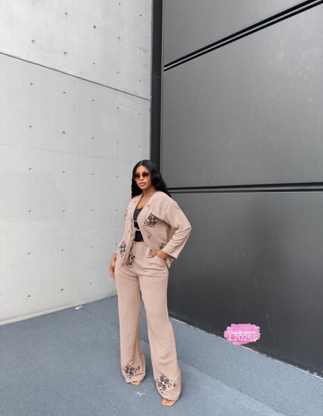 Chic ensemble femme disponible