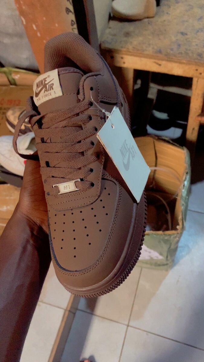 Airforce 1/ supreme brown