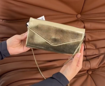 Маленькие сумочки от Pull&bear золотая