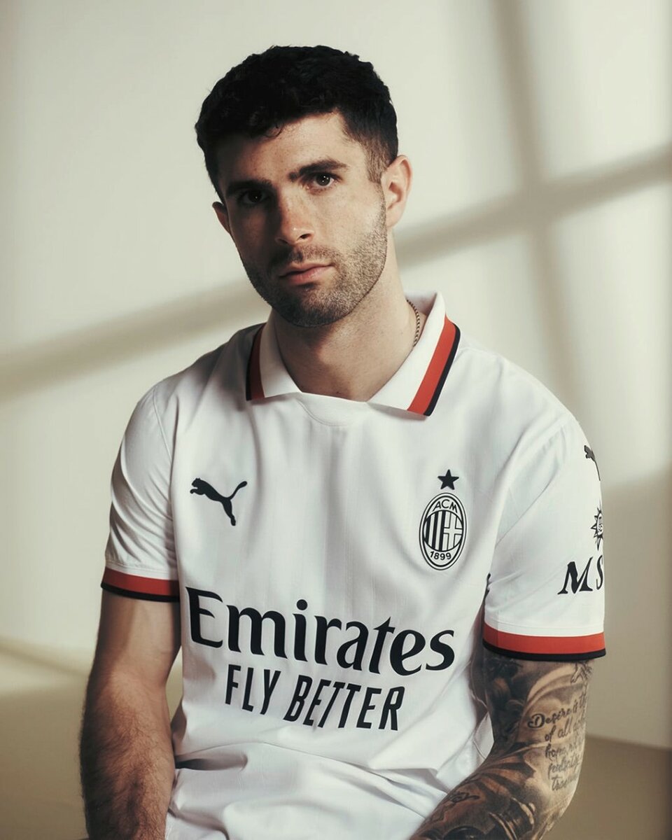 Maillots rouge de Ac milan