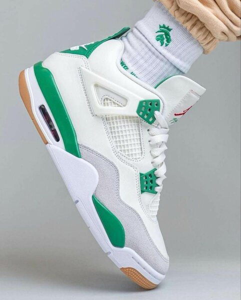 Jordan 4 Green
