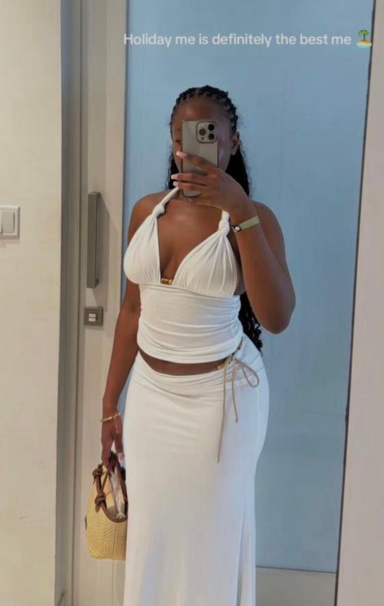 Robe longue blanche élégante