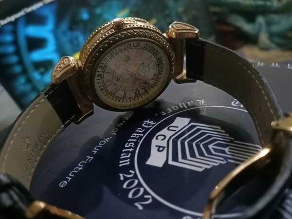 Duel face watch metal body