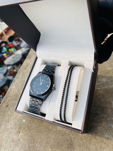 Montre élégante avec bracelet