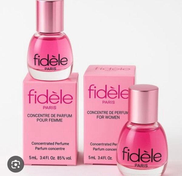 12 a 5000f Fidèle  pour Femme