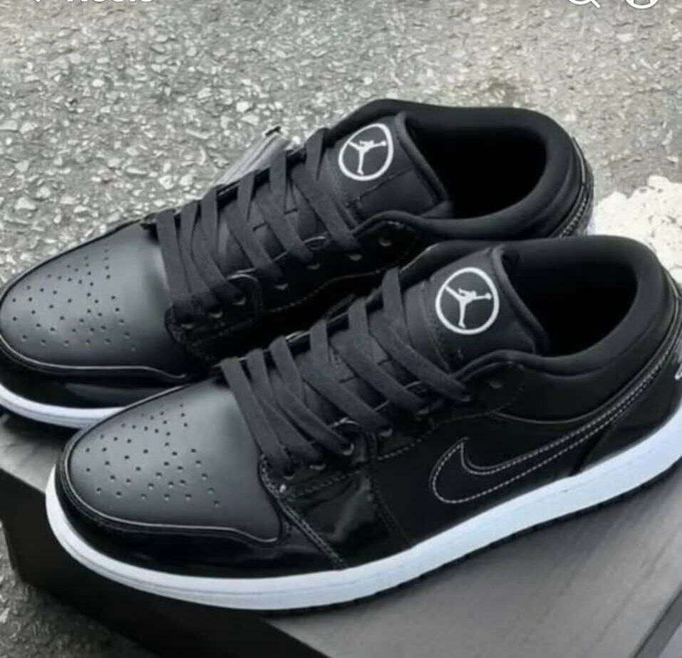 Baskets basses noires élégantes