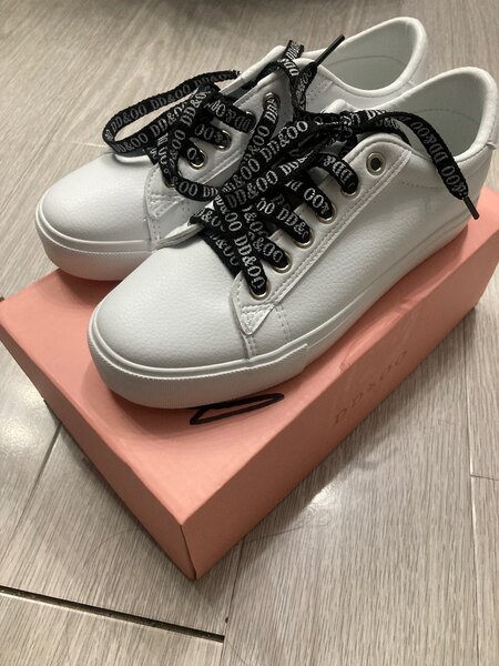 Белый стильные кеды новые