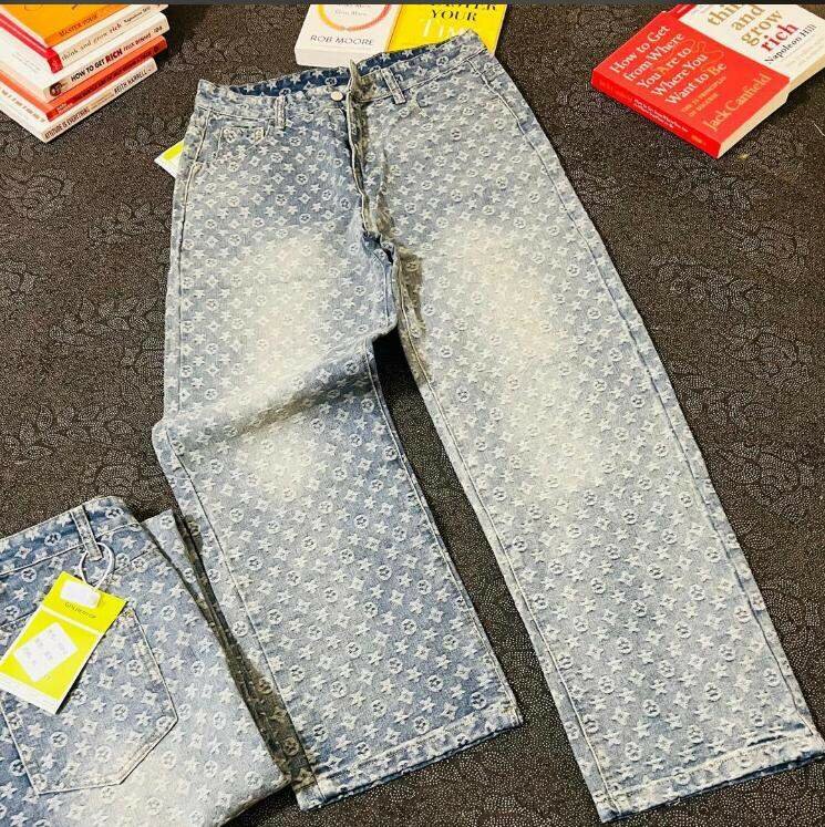 Men's baggy jeans