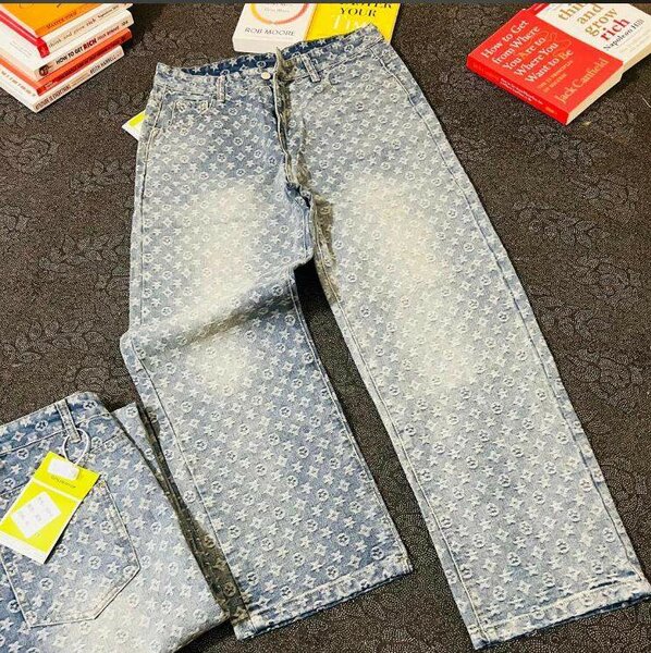 Men's baggy jeans