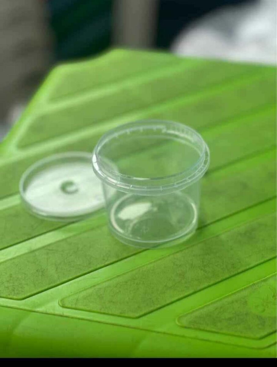 Pot en plastique transparent réutilisable