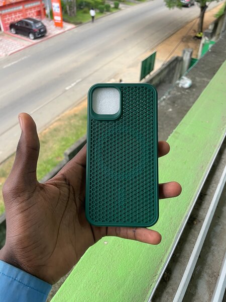 Coque Silicone Perforée iPhone