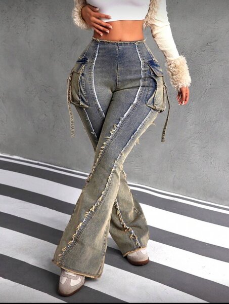 Jeans cargo femme déchirés et évasés