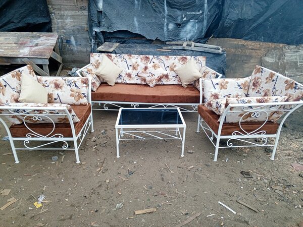 Fauteuil en fer forgé solide et confortable