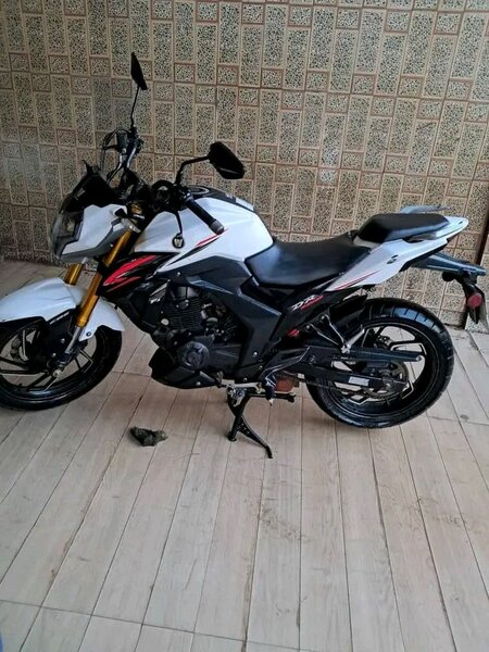 Moto sportive électrique