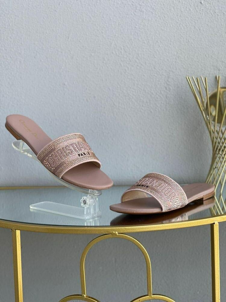 Quality stock slippers