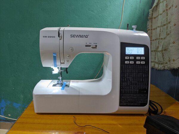 Machine à coudre et broderie