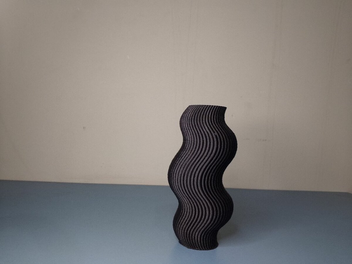 Modern wavy vase/ pen holder
