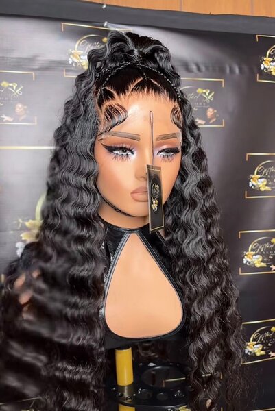 Perruque en dentelle ondulée