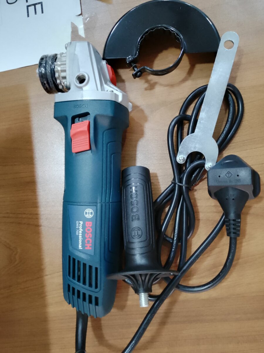 Professional Cutting Machine 4.5" GWS 700