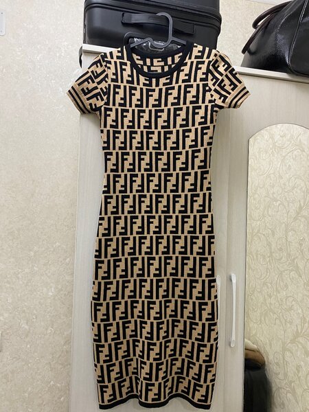 Трикотажное платье Fendi,