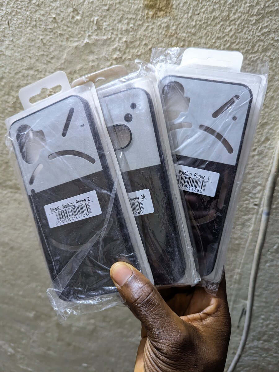 FOURO PROTÈGE GOOGLE, SAMSUNG IPHONE NOHTING