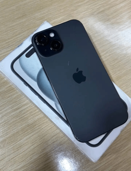 iPhone 15 simple