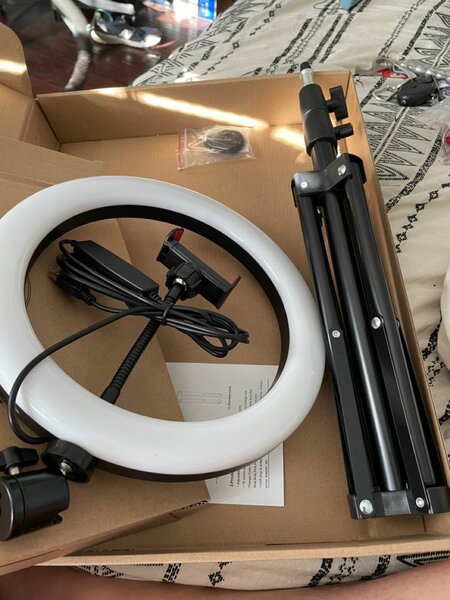 Anneau lumineux LED avec trépied