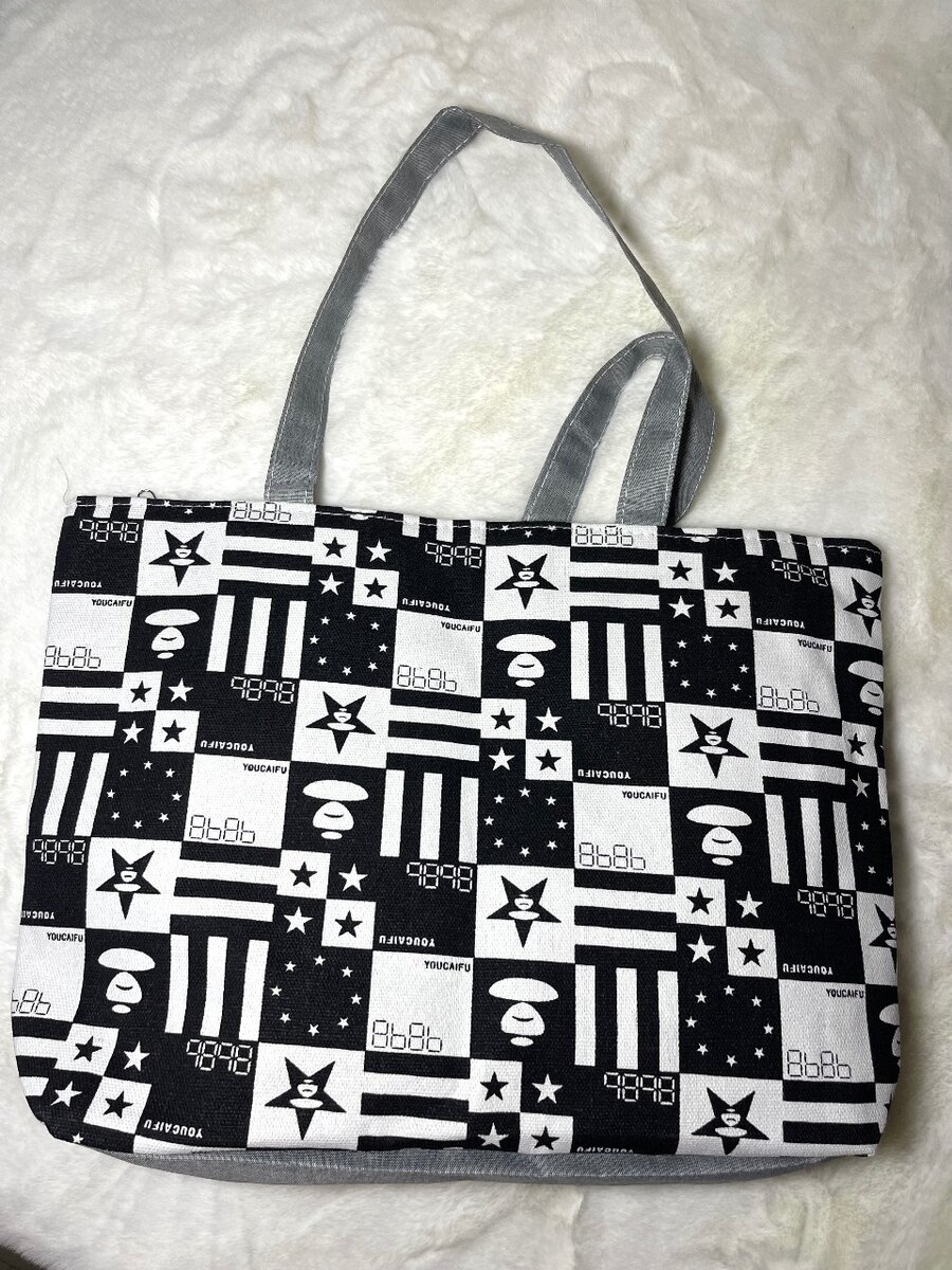 Tote bag