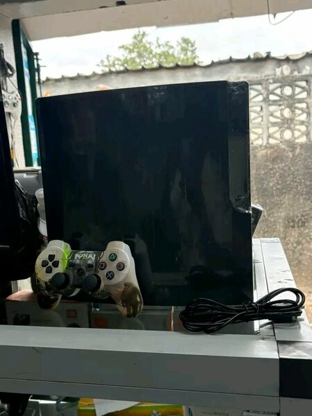 Console PS3 avec manette design