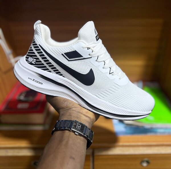 NIKE ZOOM