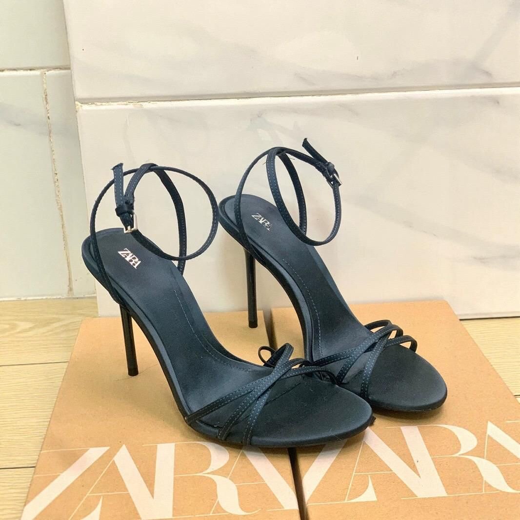 Talons aiguilles élégants femme