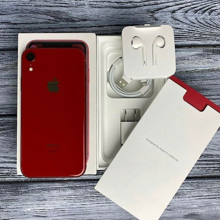 iPhone Rouge avec Accessoires