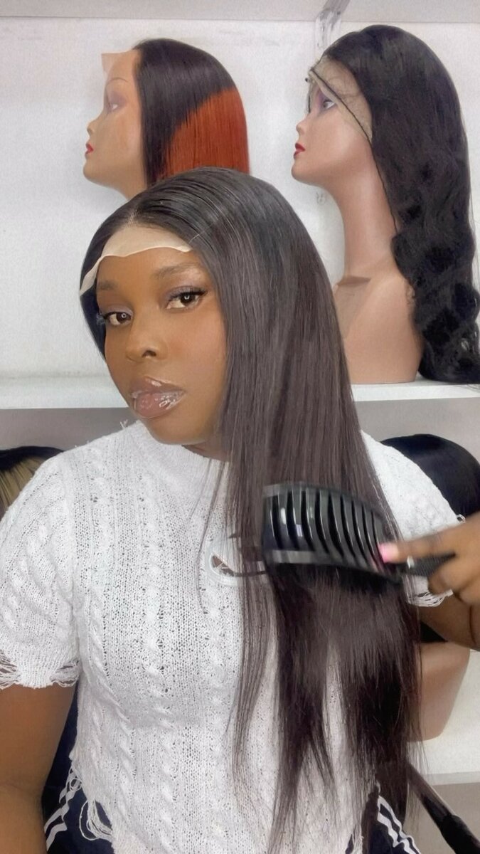 22inches silky straight paired with a 4*4 closure 