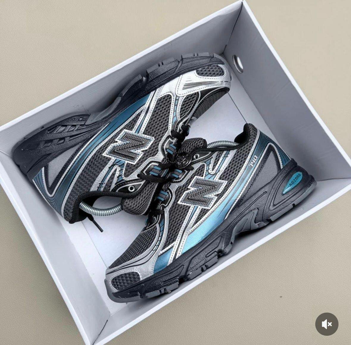 Baskets New Balance 740