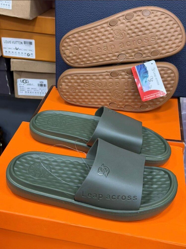 Claquettes confortables unisexes