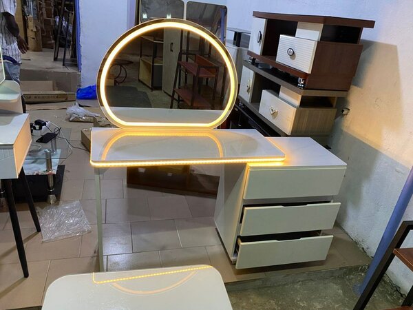 Comode avec miroir LED
