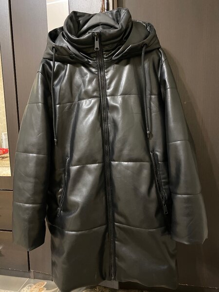 Куртка ZARA(эко кожа ) в хорошем качестве