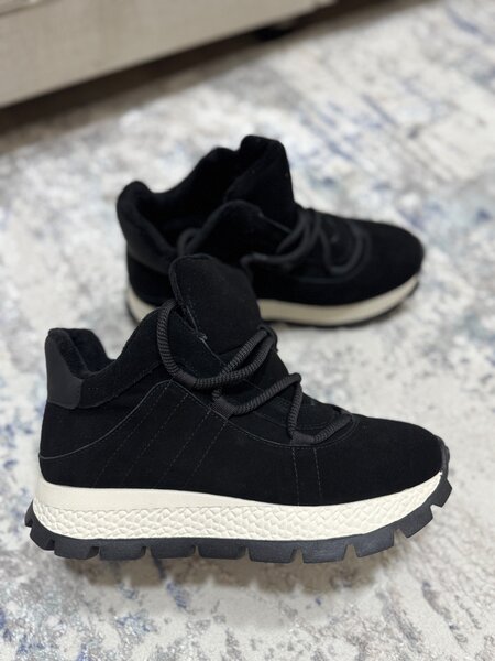 Кроссовки утепленные