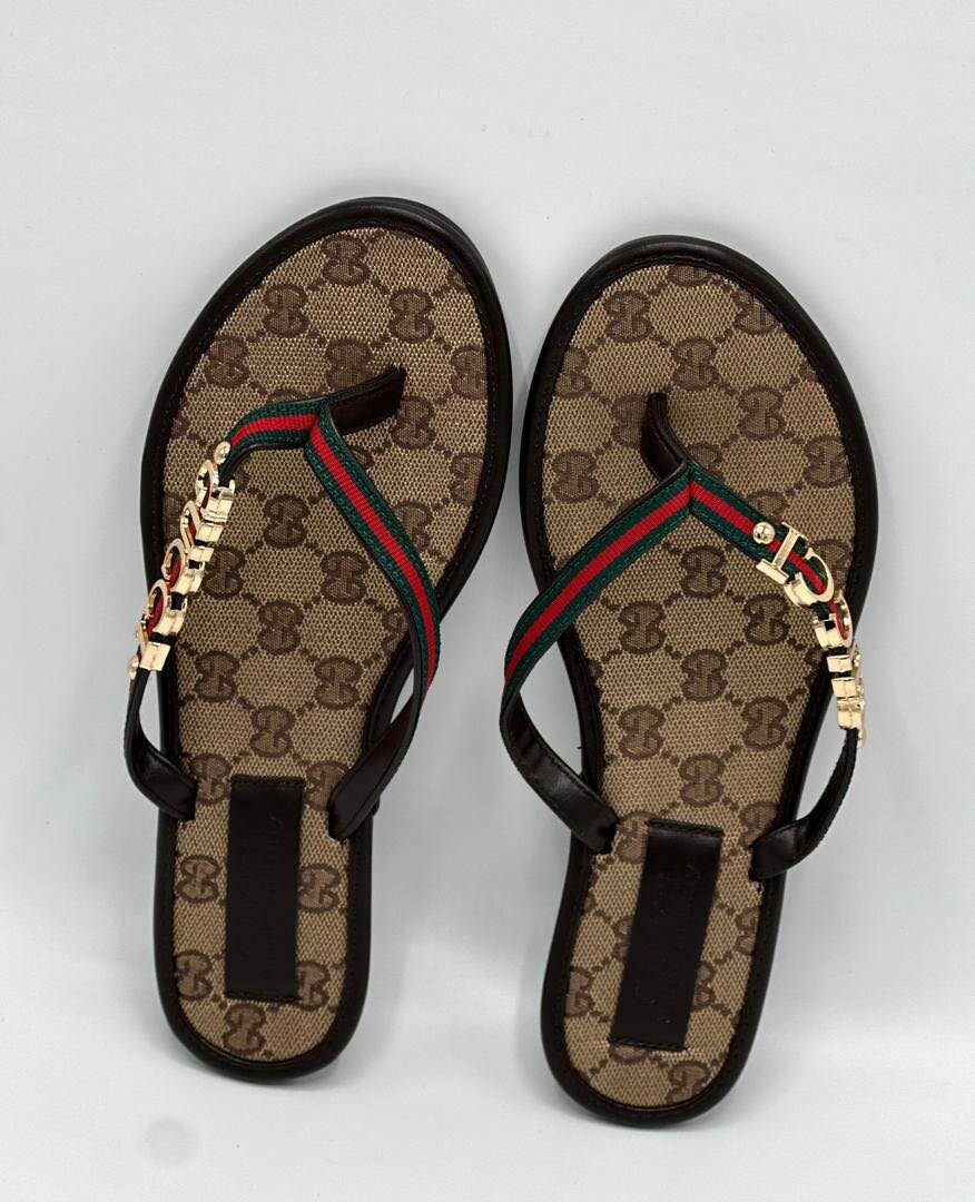 Gucci slippers