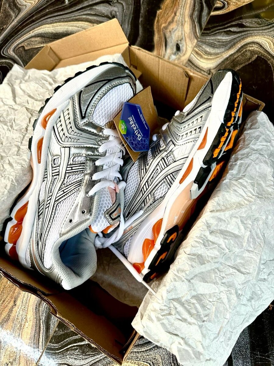 ASICS SNEAKER