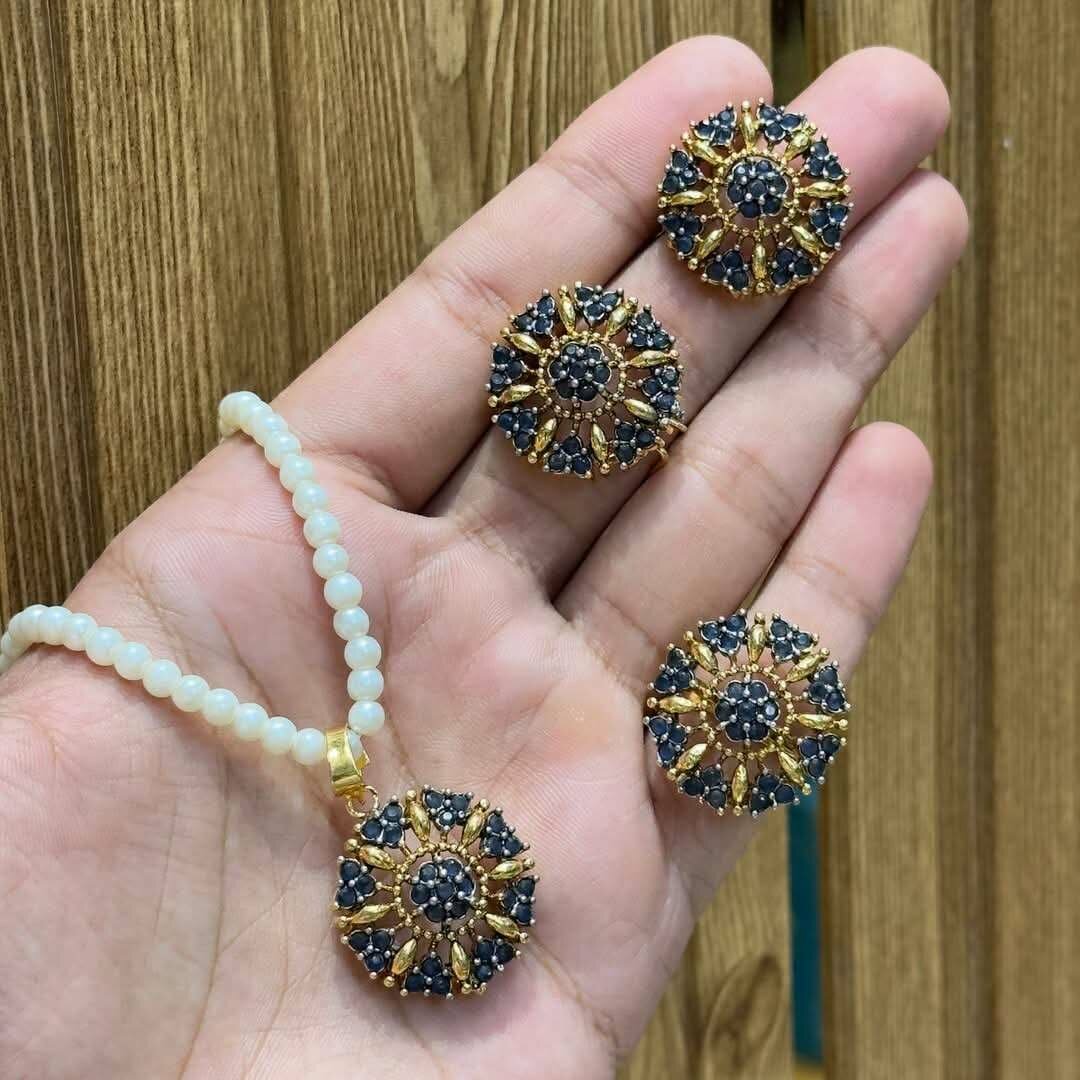 Ladies wedding set Necklace and earrings