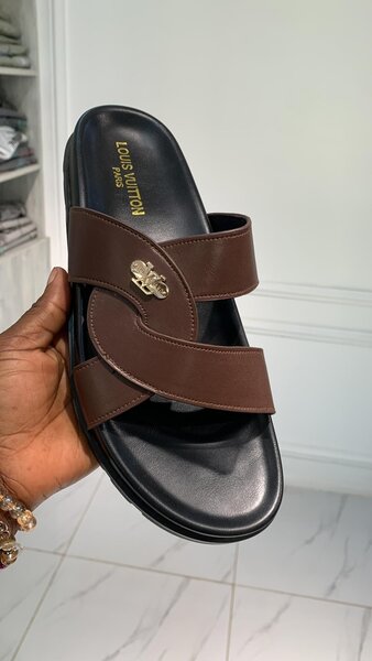 Slippers brown