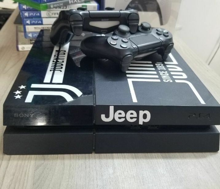 Console PS4 Slim 500 Go avec manette